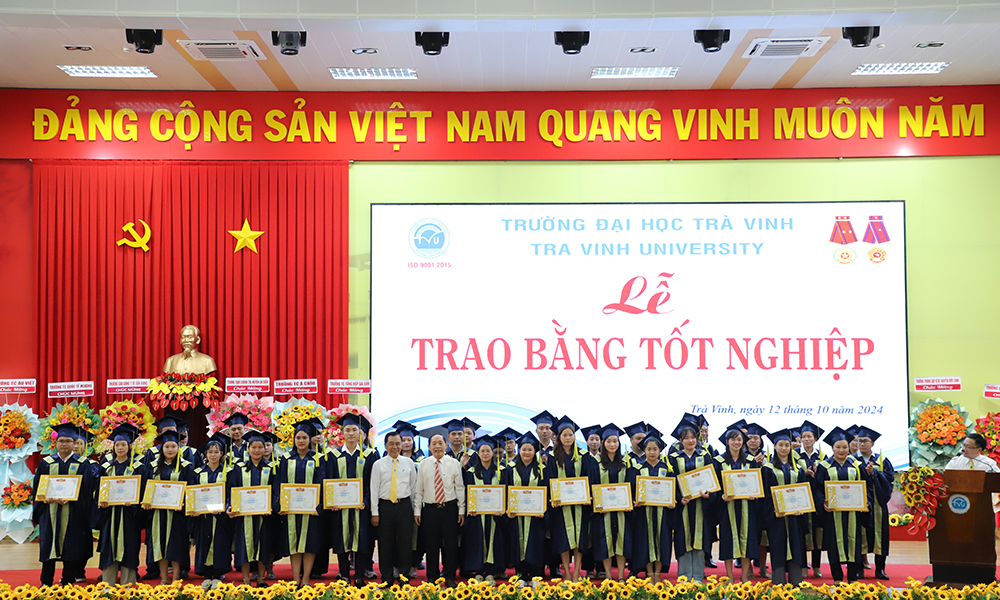 Lễ tốt nghiệp của sinh viên TVU