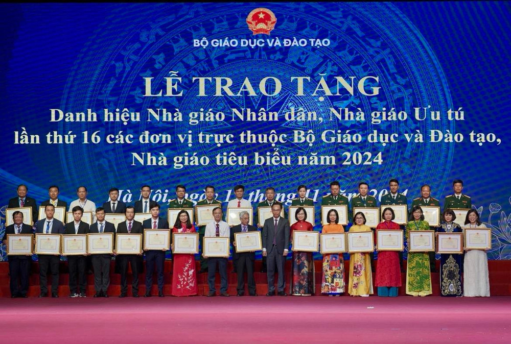 Trường Đại học Trà Vinh vinh dự được Bộ Giáo dục và Đào tạo cùng Công đoàn Giáo dục Việt Nam tuyên dương danh hiệu “Nhà giáo tiêu biểu” năm 2024.