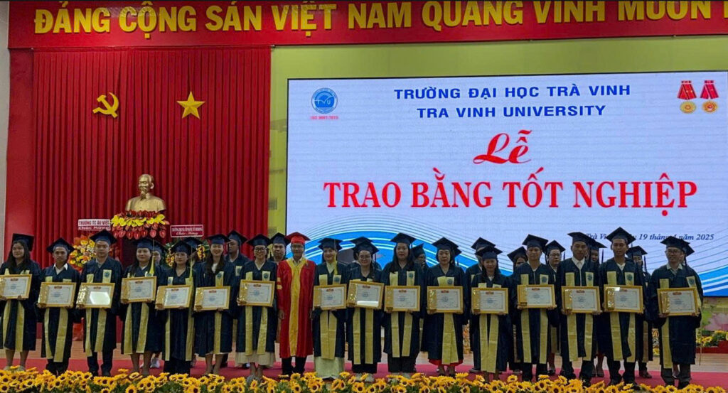 Sinh viên TVU tại lễ trao bằng tốt nghiệp